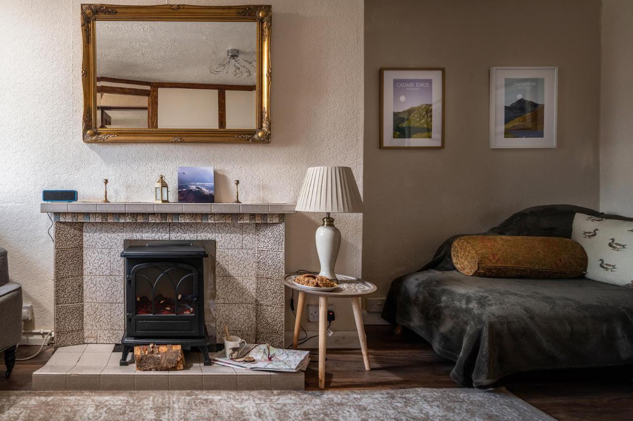 Homely Cottage With Garden And Mountain-View Blaenau Ffestiniog ภายนอก รูปภาพ