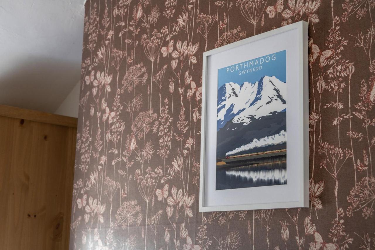 Homely Cottage With Garden And Mountain-View Blaenau Ffestiniog ภายนอก รูปภาพ