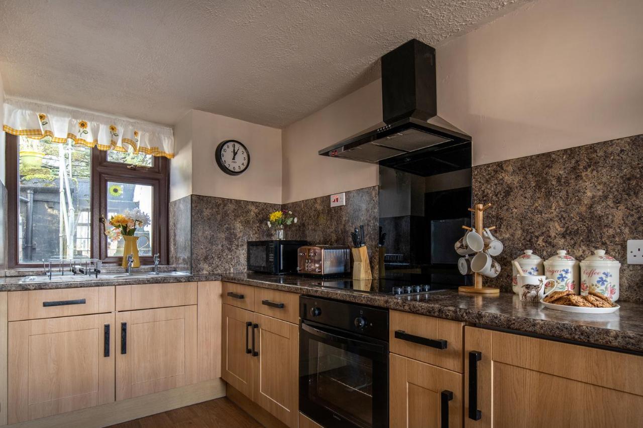 Homely Cottage With Garden And Mountain-View Blaenau Ffestiniog ภายนอก รูปภาพ