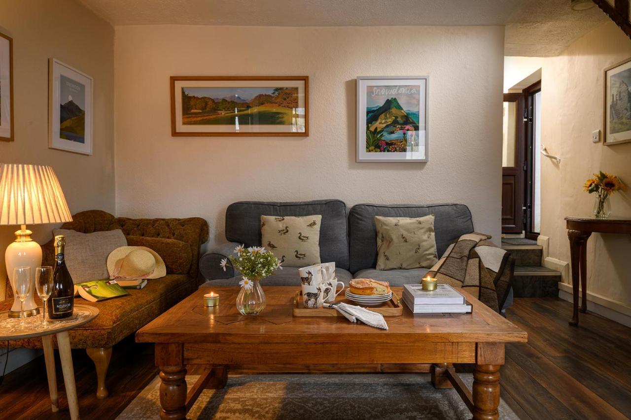Homely Cottage With Garden And Mountain-View Blaenau Ffestiniog ภายนอก รูปภาพ